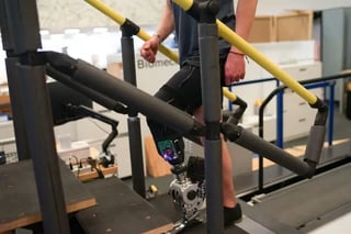 prosthetic-amputation-walking-neurosicence.jpg